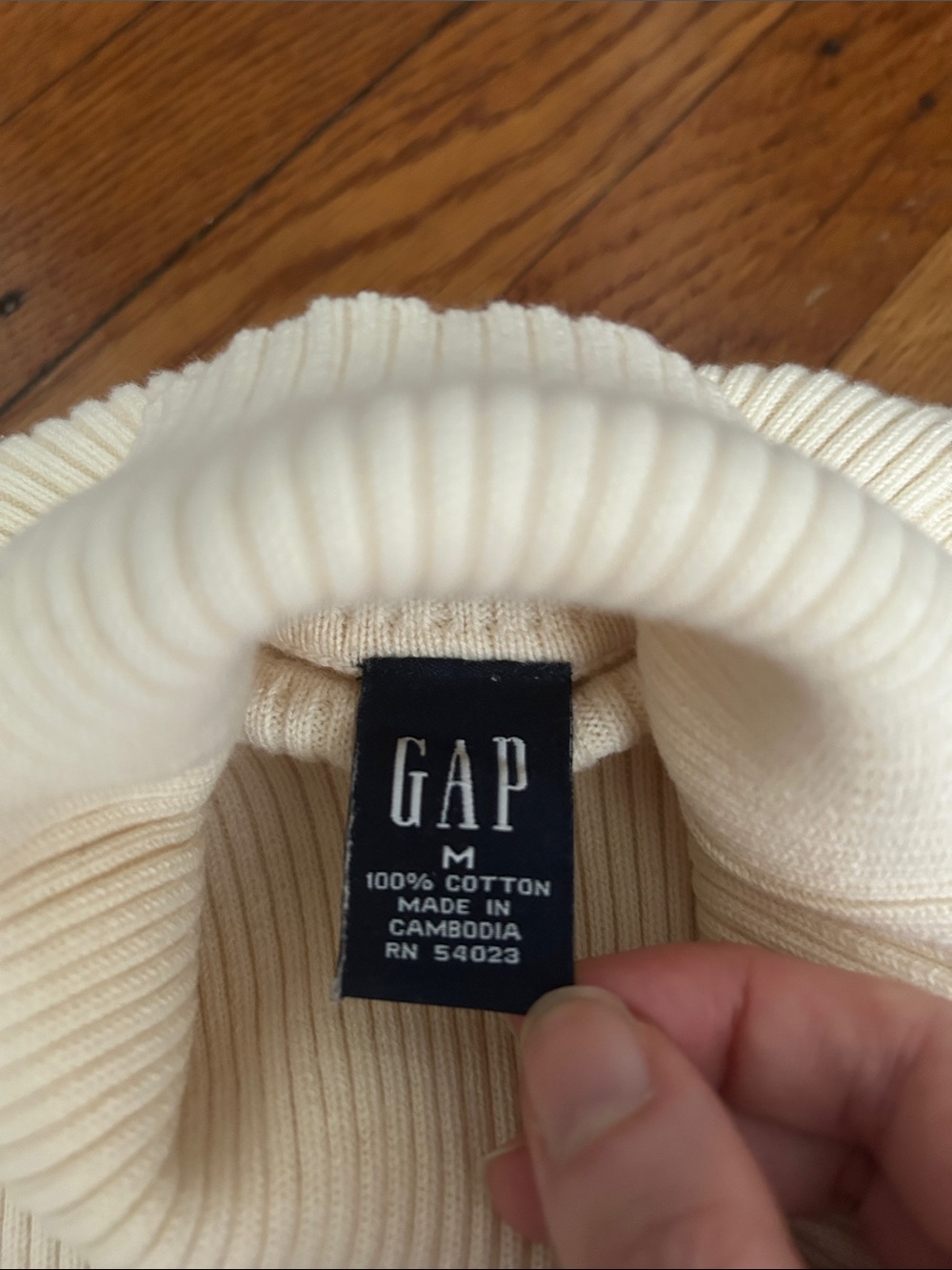 GAP Vintage Women’s Cream Rollover Turtleneck 100% Cotton Size Medium - Picture 3 of 6